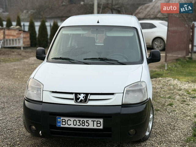Білий Пежо Partner, об'ємом двигуна 1.6 л та пробігом 442 тис. км за 4750 $, фото 2 на Automoto.ua