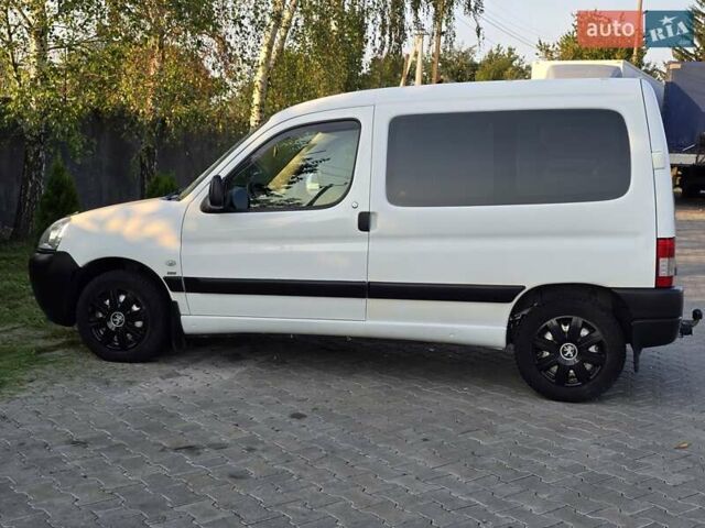 Білий Пежо Partner, об'ємом двигуна 1.6 л та пробігом 240 тис. км за 4699 $, фото 24 на Automoto.ua