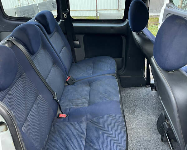 Белый Пежо Partner, объемом двигателя 1.56 л и пробегом 306 тыс. км за 4200 $, фото 8 на Automoto.ua