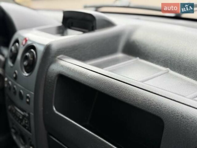 Белый Пежо Partner, объемом двигателя 1.56 л и пробегом 290 тыс. км за 3499 $, фото 27 на Automoto.ua