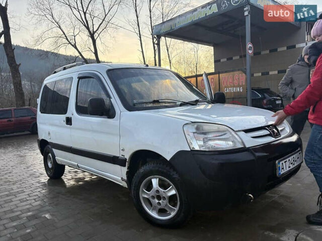 Белый Пежо Partner, объемом двигателя 1.6 л и пробегом 430 тыс. км за 3155 $, фото 6 на Automoto.ua