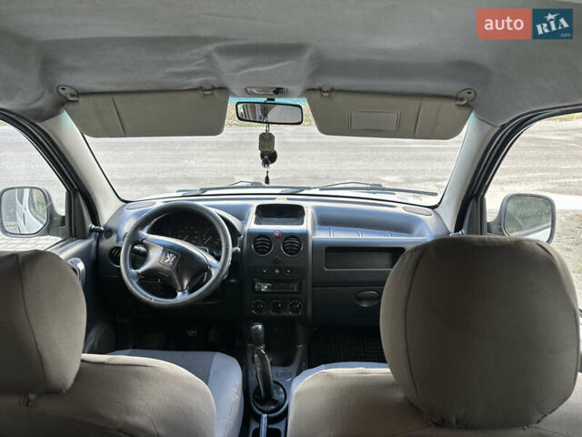 Білий Пежо Partner, об'ємом двигуна 1.56 л та пробігом 300 тис. км за 2900 $, фото 20 на Automoto.ua