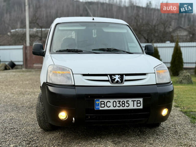 Білий Пежо Partner, об'ємом двигуна 1.6 л та пробігом 442 тис. км за 4750 $, фото 13 на Automoto.ua