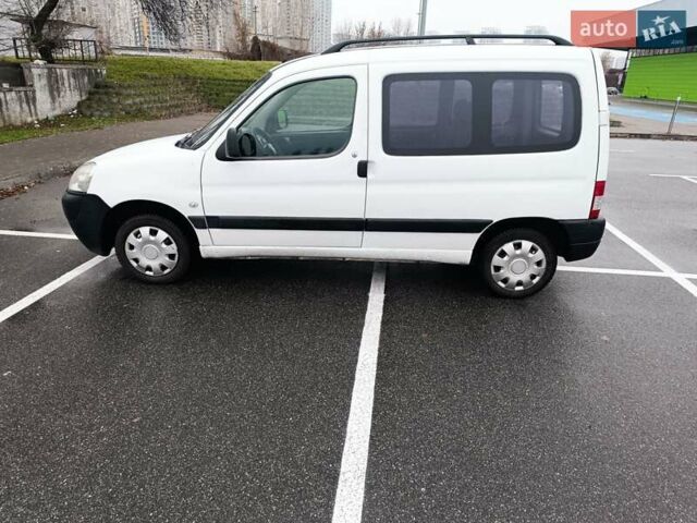 Белый Пежо Partner, объемом двигателя 1.36 л и пробегом 372 тыс. км за 3100 $, фото 12 на Automoto.ua