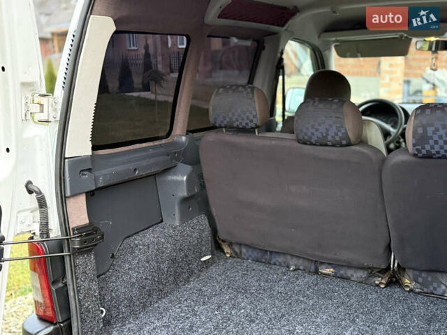 Білий Пежо Partner, об'ємом двигуна 1.6 л та пробігом 442 тис. км за 4750 $, фото 17 на Automoto.ua