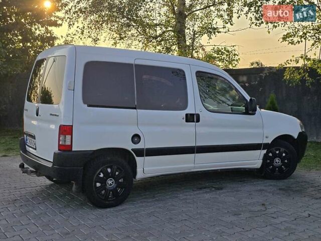 Білий Пежо Partner, об'ємом двигуна 1.6 л та пробігом 240 тис. км за 4699 $, фото 19 на Automoto.ua