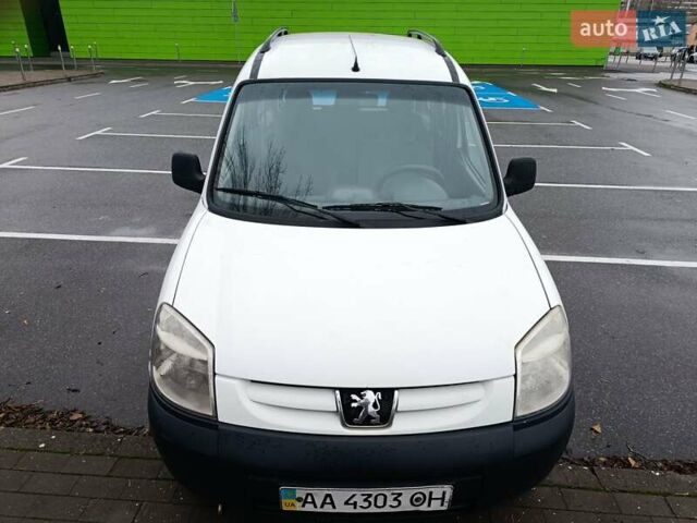 Белый Пежо Partner, объемом двигателя 1.36 л и пробегом 372 тыс. км за 3100 $, фото 2 на Automoto.ua