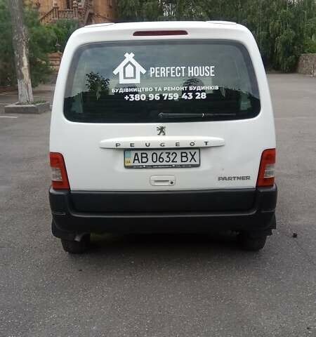 Белый Пежо Partner, объемом двигателя 1.4 л и пробегом 245 тыс. км за 4900 $, фото 2 на Automoto.ua