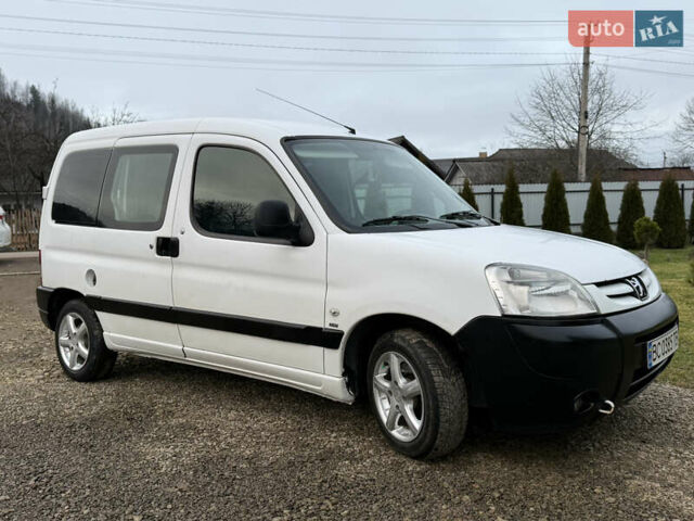 Білий Пежо Partner, об'ємом двигуна 1.6 л та пробігом 442 тис. км за 4750 $, фото 11 на Automoto.ua