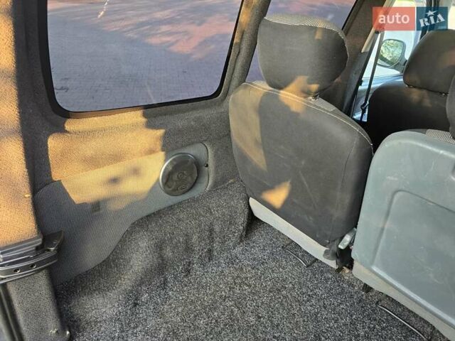 Білий Пежо Partner, об'ємом двигуна 1.6 л та пробігом 240 тис. км за 4699 $, фото 48 на Automoto.ua