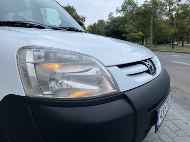 Білий Пежо Partner, об'ємом двигуна 1.9 л та пробігом 213 тис. км за 4100 $, фото 10 на Automoto.ua