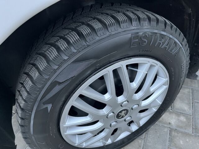 Білий Пежо Partner, об'ємом двигуна 1.9 л та пробігом 213 тис. км за 4100 $, фото 11 на Automoto.ua