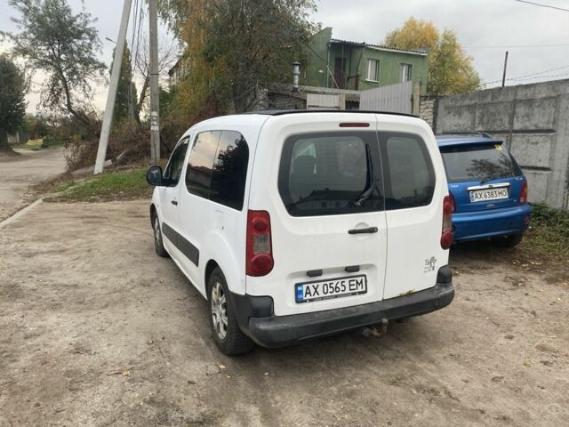 Білий Пежо Partner, об'ємом двигуна 1.6 л та пробігом 222 тис. км за 4600 $, фото 3 на Automoto.ua