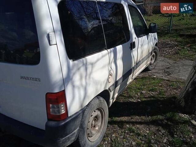 Белый Пежо Partner, объемом двигателя 1.6 л и пробегом 310 тыс. км за 3599 $, фото 3 на Automoto.ua