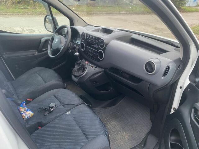 Білий Пежо Partner, об'ємом двигуна 1.6 л та пробігом 222 тис. км за 4600 $, фото 1 на Automoto.ua