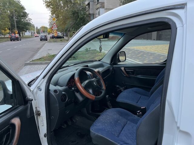 Білий Пежо Partner, об'ємом двигуна 1.9 л та пробігом 213 тис. км за 4100 $, фото 12 на Automoto.ua