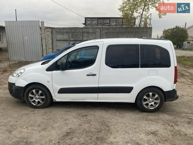 Білий Пежо Partner, об'ємом двигуна 1.6 л та пробігом 222 тис. км за 4600 $, фото 4 на Automoto.ua