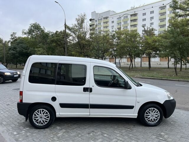Білий Пежо Partner, об'ємом двигуна 1.9 л та пробігом 213 тис. км за 4100 $, фото 7 на Automoto.ua