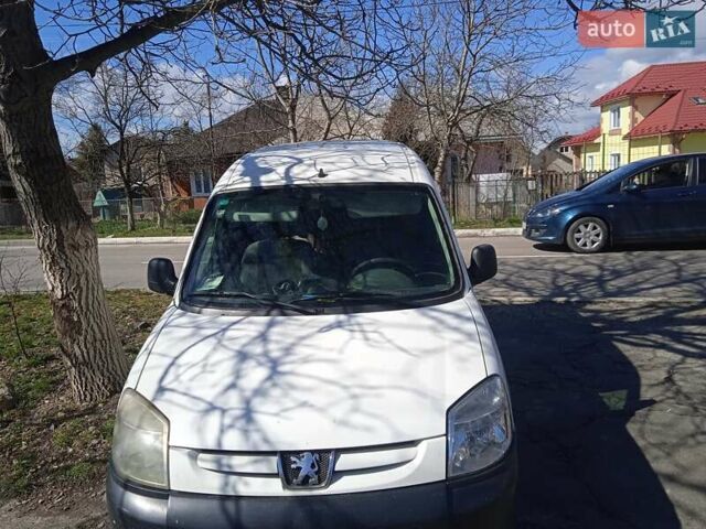 Белый Пежо Partner, объемом двигателя 1.6 л и пробегом 310 тыс. км за 3599 $, фото 2 на Automoto.ua