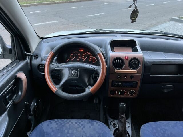 Білий Пежо Partner, об'ємом двигуна 1.9 л та пробігом 213 тис. км за 4100 $, фото 13 на Automoto.ua