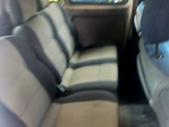 Белый Пежо Partner, объемом двигателя 1.6 л и пробегом 260 тыс. км за 3800 $, фото 6 на Automoto.ua