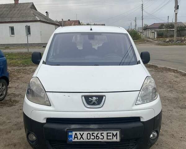 Білий Пежо Partner, об'ємом двигуна 1.6 л та пробігом 222 тис. км за 4600 $, фото 5 на Automoto.ua