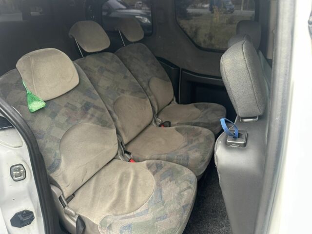 Білий Пежо Partner, об'ємом двигуна 1.6 л та пробігом 300 тис. км за 5999 $, фото 3 на Automoto.ua