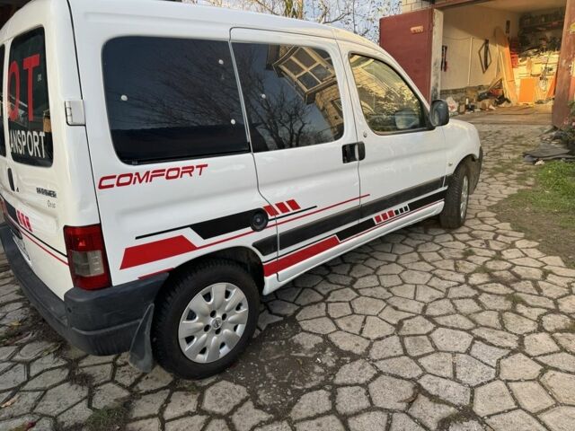 Белый Пежо Partner, объемом двигателя 1.6 л и пробегом 250 тыс. км за 4300 $, фото 3 на Automoto.ua