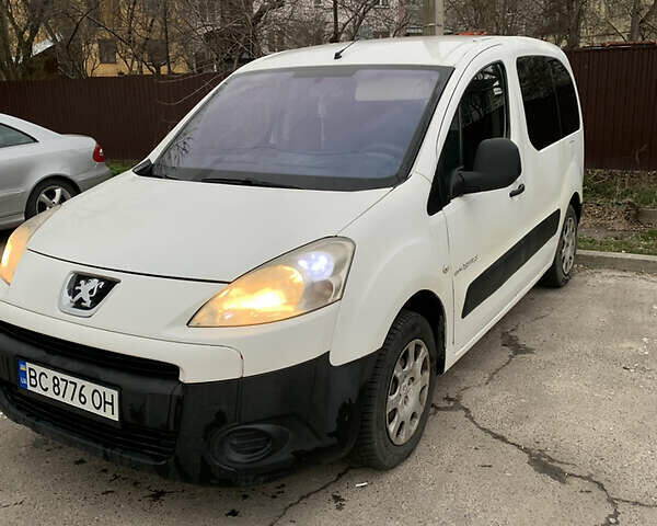 Білий Пежо Partner, об'ємом двигуна 1.6 л та пробігом 403 тис. км за 6000 $, фото 1 на Automoto.ua
