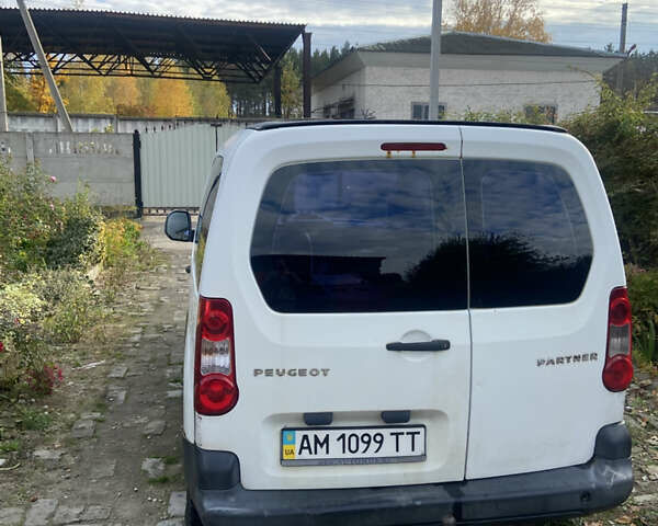 Белый Пежо Partner, объемом двигателя 1.56 л и пробегом 250 тыс. км за 5100 $, фото 12 на Automoto.ua