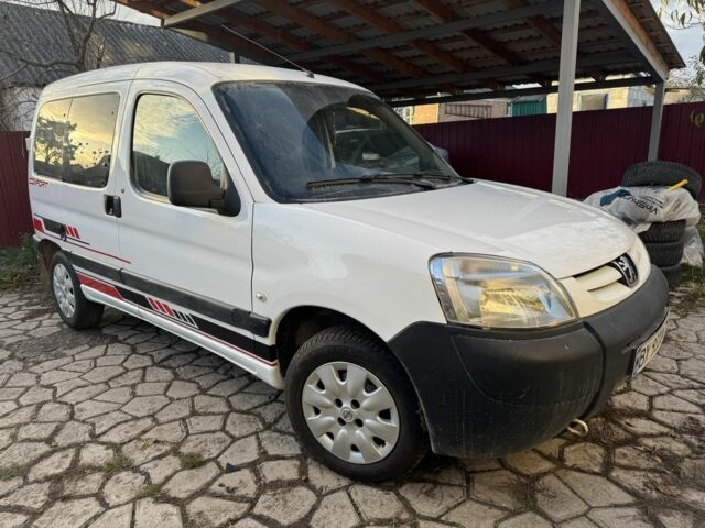 Белый Пежо Partner, объемом двигателя 1.6 л и пробегом 250 тыс. км за 4300 $, фото 1 на Automoto.ua