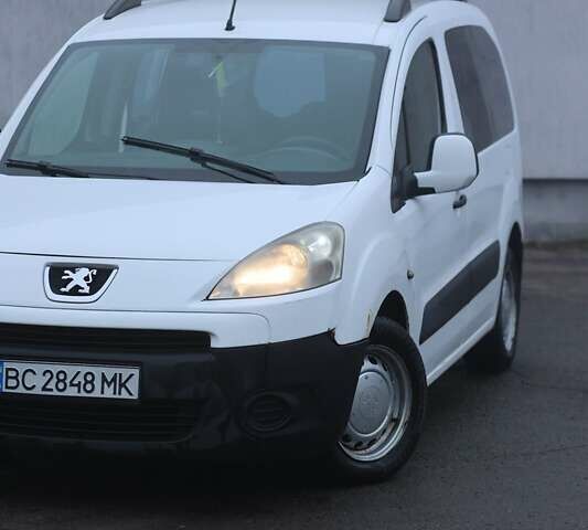 Белый Пежо Partner, объемом двигателя 1.56 л и пробегом 397 тыс. км за 4800 $, фото 1 на Automoto.ua
