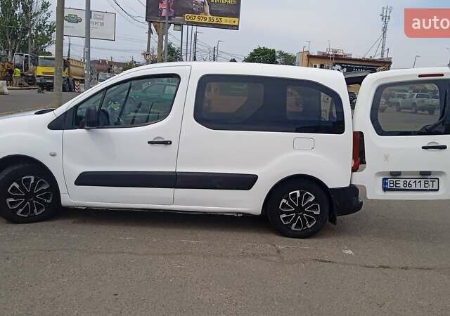 Белый Пежо Partner, объемом двигателя 1.56 л и пробегом 294 тыс. км за 4100 $, фото 10 на Automoto.ua