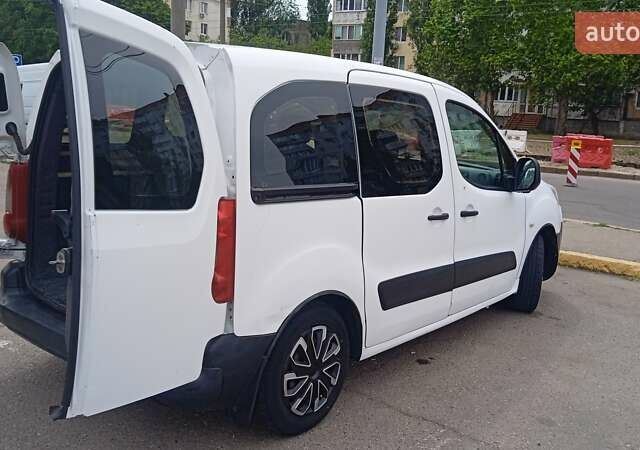 Белый Пежо Partner, объемом двигателя 1.56 л и пробегом 294 тыс. км за 4100 $, фото 8 на Automoto.ua