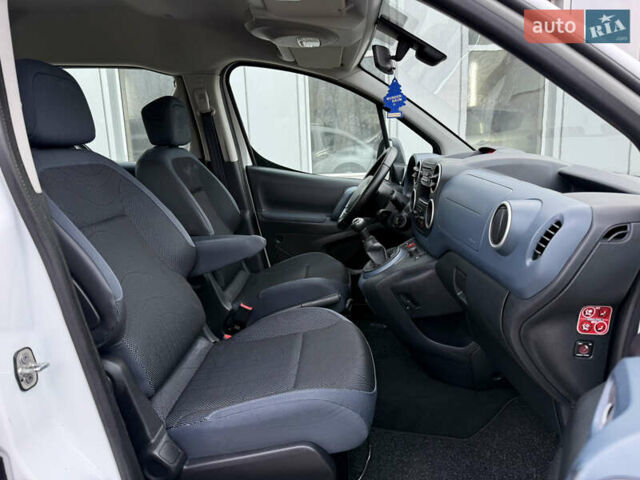 Белый Пежо Partner, объемом двигателя 1.6 л и пробегом 212 тыс. км за 8900 $, фото 34 на Automoto.ua