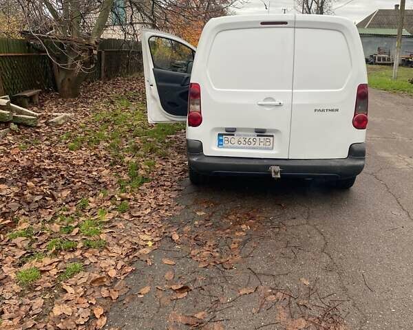 Белый Пежо Partner, объемом двигателя 1.6 л и пробегом 320 тыс. км за 5393 $, фото 5 на Automoto.ua