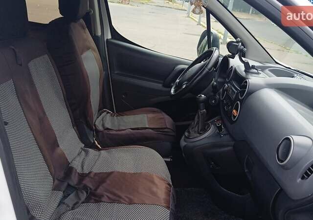 Белый Пежо Partner, объемом двигателя 1.56 л и пробегом 294 тыс. км за 4100 $, фото 16 на Automoto.ua