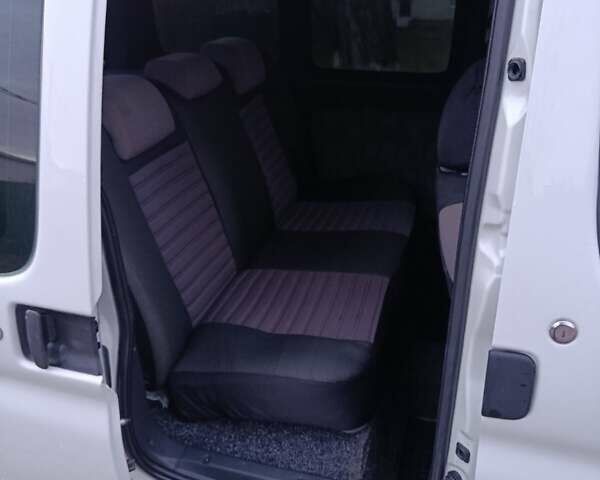 Белый Пежо Partner, объемом двигателя 1.6 л и пробегом 220 тыс. км за 4850 $, фото 13 на Automoto.ua