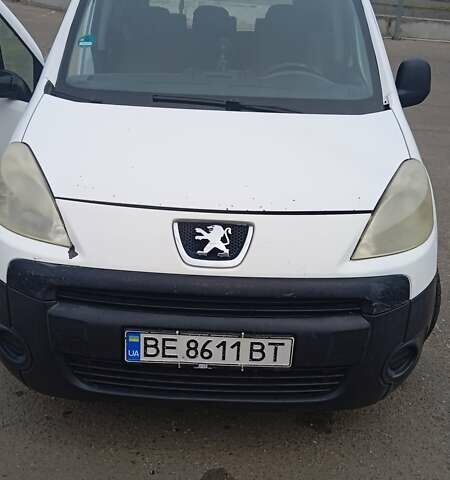 Белый Пежо Partner, объемом двигателя 1.56 л и пробегом 294 тыс. км за 4100 $, фото 14 на Automoto.ua