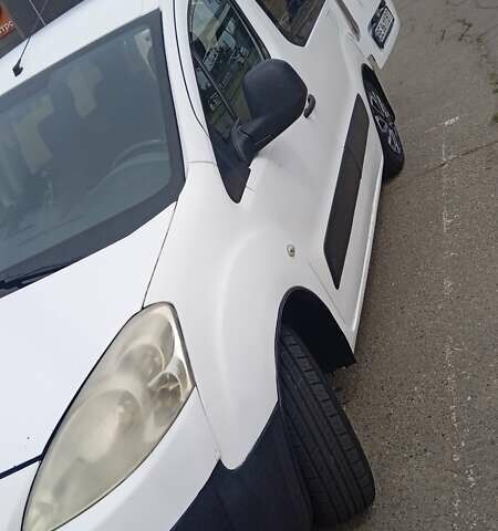 Белый Пежо Partner, объемом двигателя 1.56 л и пробегом 294 тыс. км за 4100 $, фото 11 на Automoto.ua