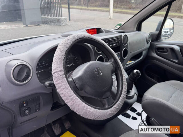 Білий Пежо Partner, об'ємом двигуна 1.6 л та пробігом 422 тис. км за 7000 $, фото 7 на Automoto.ua