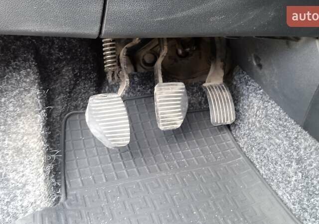 Белый Пежо Partner, объемом двигателя 1.56 л и пробегом 294 тыс. км за 4100 $, фото 6 на Automoto.ua