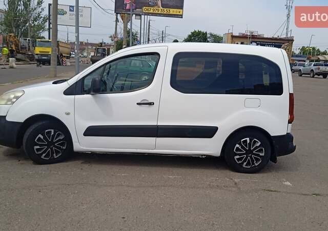 Белый Пежо Partner, объемом двигателя 1.56 л и пробегом 294 тыс. км за 4100 $, фото 2 на Automoto.ua