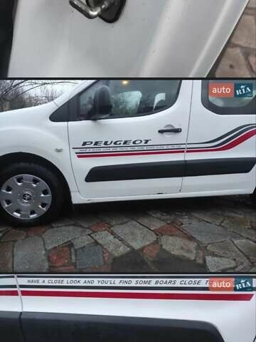 Белый Пежо Partner, объемом двигателя 1.56 л и пробегом 498 тыс. км за 5800 $, фото 37 на Automoto.ua