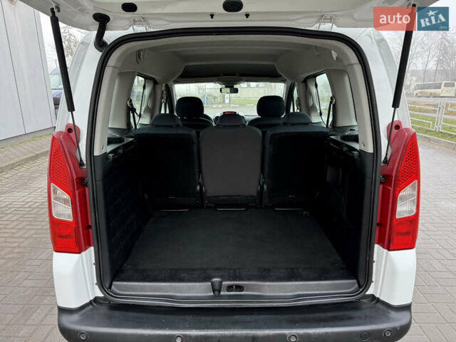 Белый Пежо Partner, объемом двигателя 1.6 л и пробегом 212 тыс. км за 8900 $, фото 27 на Automoto.ua