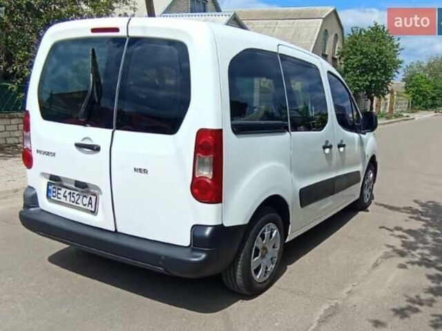 Белый Пежо Partner, объемом двигателя 1.56 л и пробегом 244 тыс. км за 5800 $, фото 3 на Automoto.ua