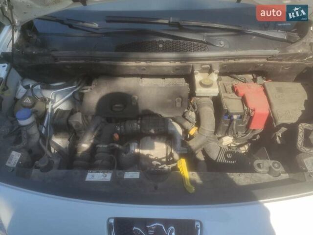 Белый Пежо Partner, объемом двигателя 1.6 л и пробегом 277 тыс. км за 5900 $, фото 7 на Automoto.ua