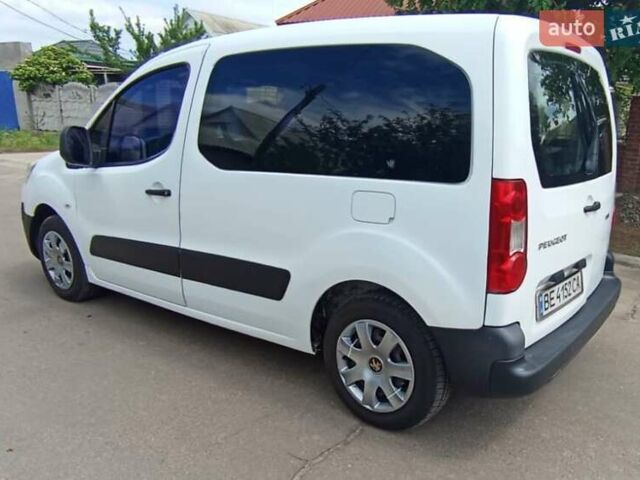 Белый Пежо Partner, объемом двигателя 1.56 л и пробегом 244 тыс. км за 5800 $, фото 4 на Automoto.ua
