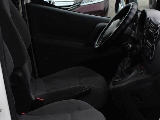 Білий Пежо Partner, об'ємом двигуна 1.6 л та пробігом 180 тис. км за 5350 $, фото 12 на Automoto.ua