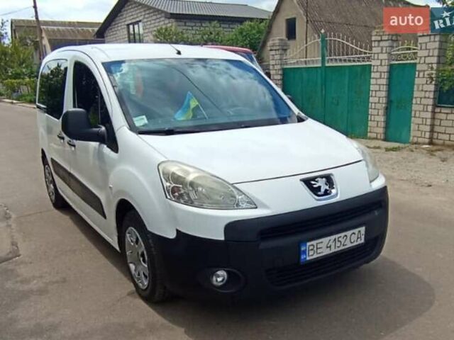 Белый Пежо Partner, объемом двигателя 1.56 л и пробегом 244 тыс. км за 5800 $, фото 1 на Automoto.ua